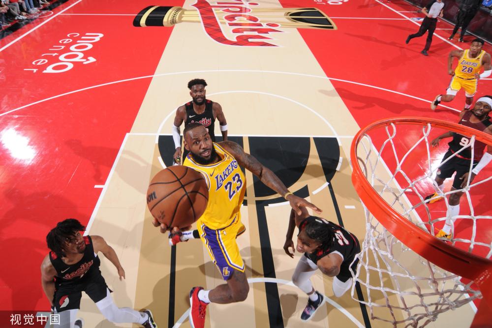 赛形成鲜明 赛形成鲜明