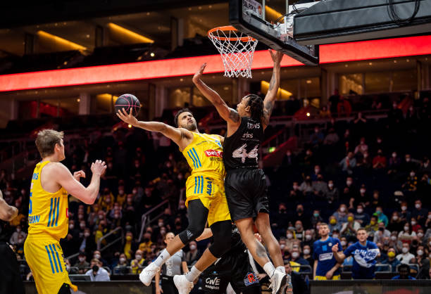 正在首秀中 正在首秀中